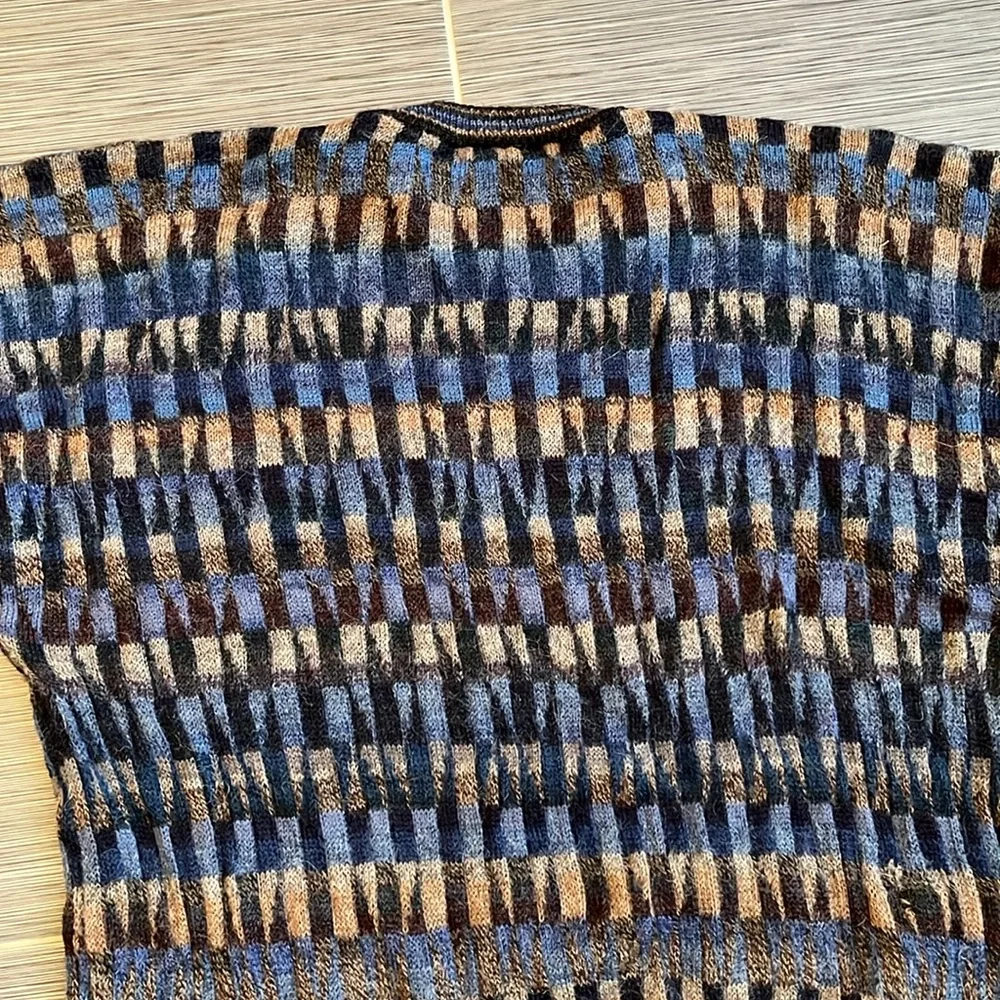 Intiwara‎ Hand Made 100% Alpaca Sweater